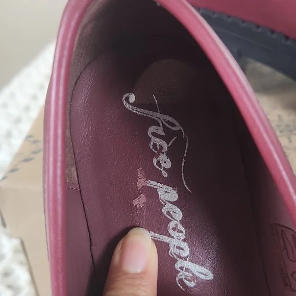 Free people Lyra lug sole Loafer design in a smooth, buttery leather and bumped- - Picture 7 of 7